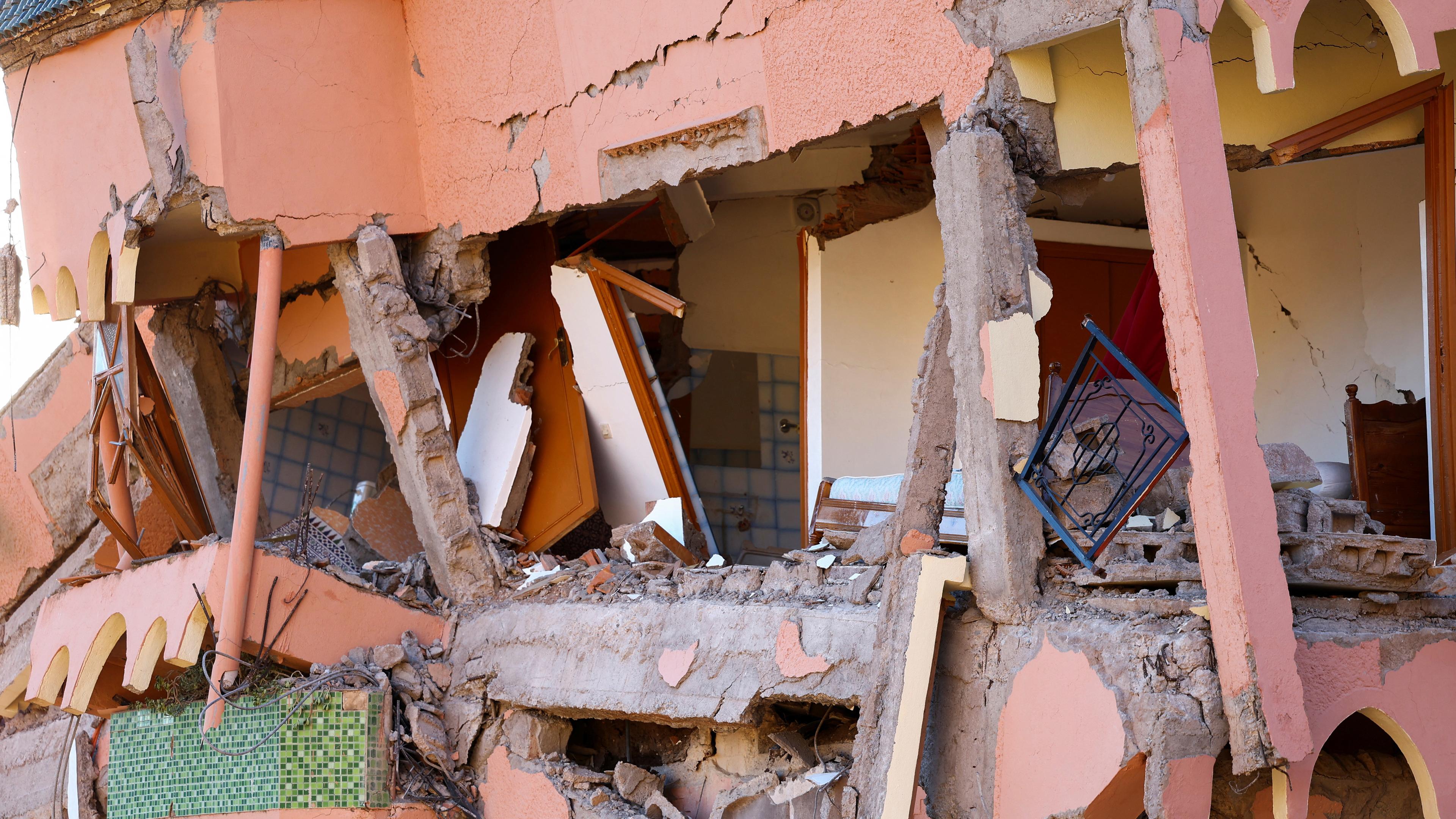 Morokko, Moulay Brahim: Zerstörte Häuser nach einem Erdbeben