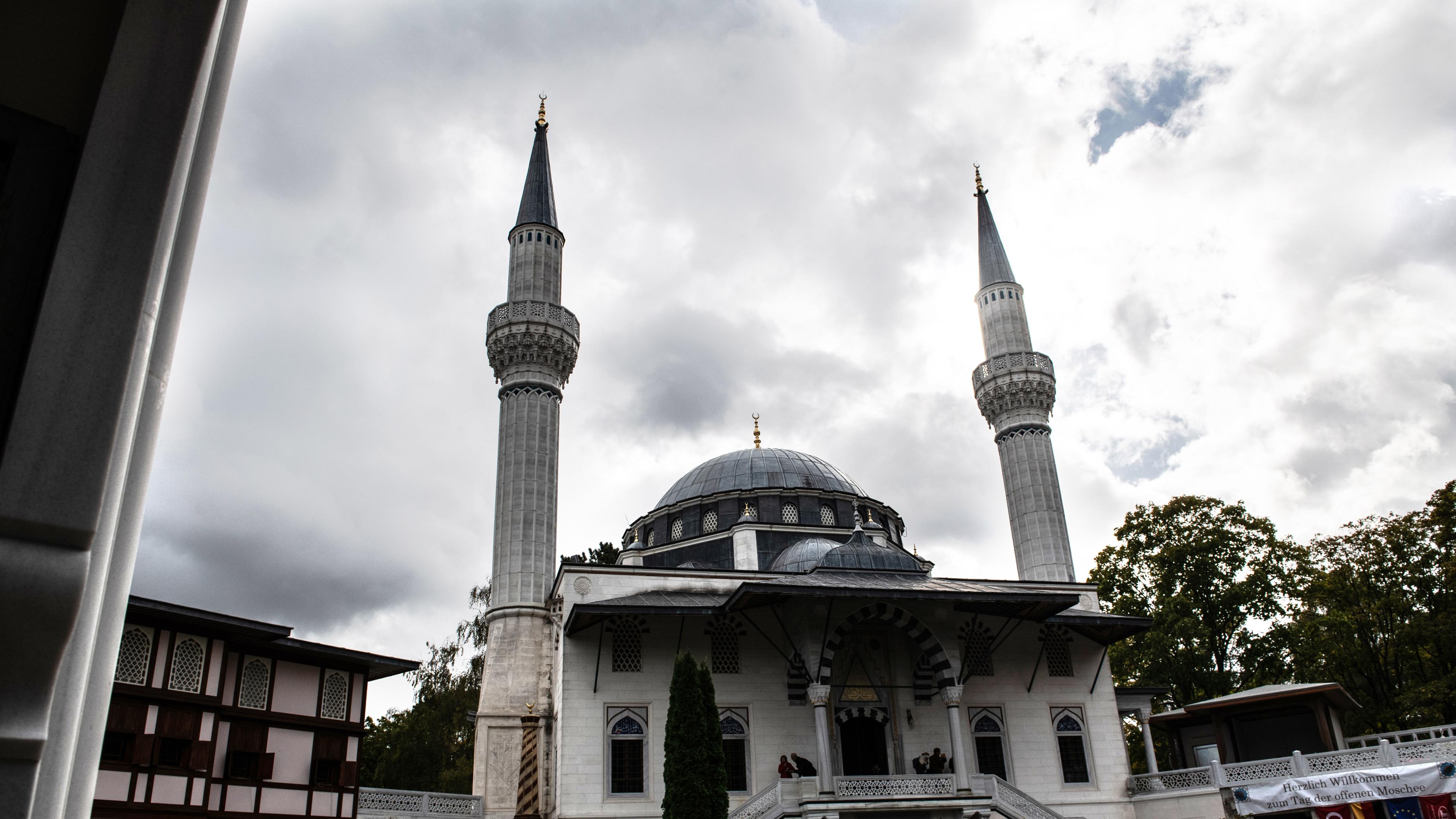 Politiker sprechen sich für die Einführung einer "Moschee-Steuer" aus