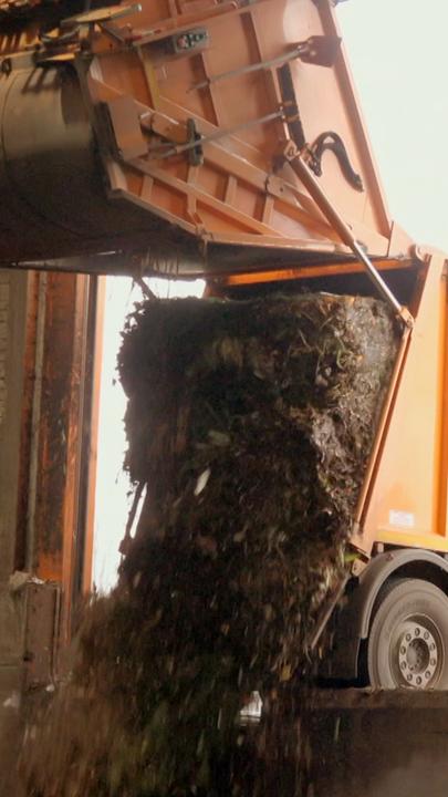 Müllabfuhr Berlin stellt aus Biomüll Treibstoff her