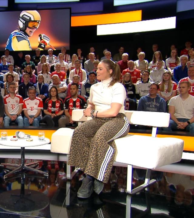 Katrin Müller-Hohenstein im Talk zusammen mit der deutschen Freestyle-Skierin Daniela Maier im aktuellen Sportstudio