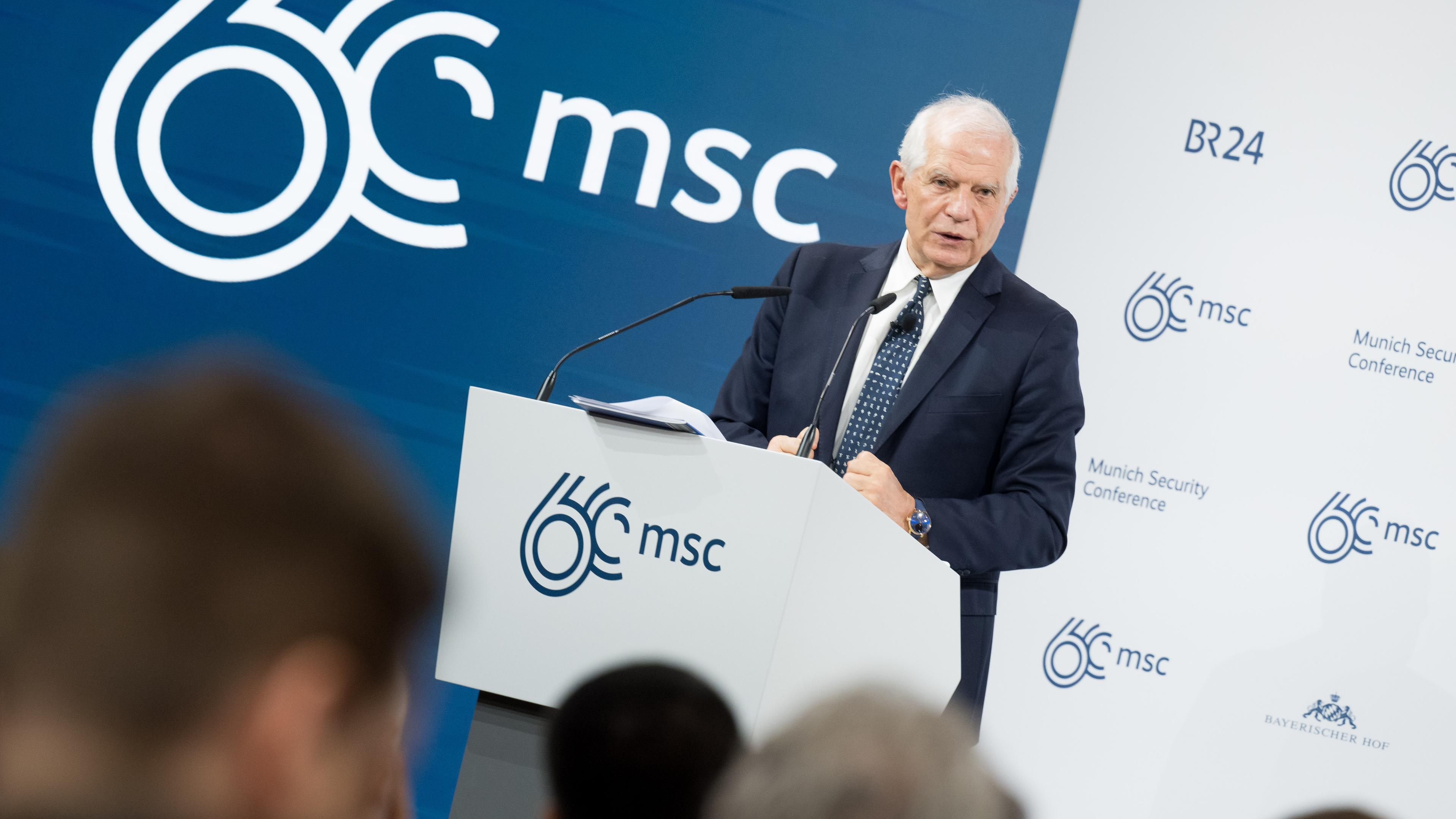 Bayern, München: Josep Borrell, EU-Außenbeauftragter, aufgenommen am letzten Tag der 60. Münchner Sicherheitskonferenz (MSC) im Hotel Bayerischer Hof.
