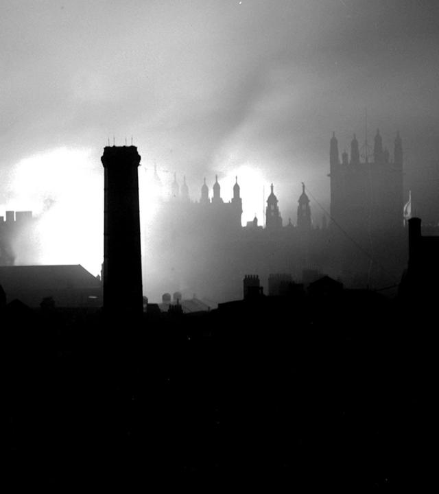 "Murder Maps - Geheimnisvolle Verbrechen: Jack the Ripper": Silhouette des Londoner Viertels Whitechapel im Nebel.