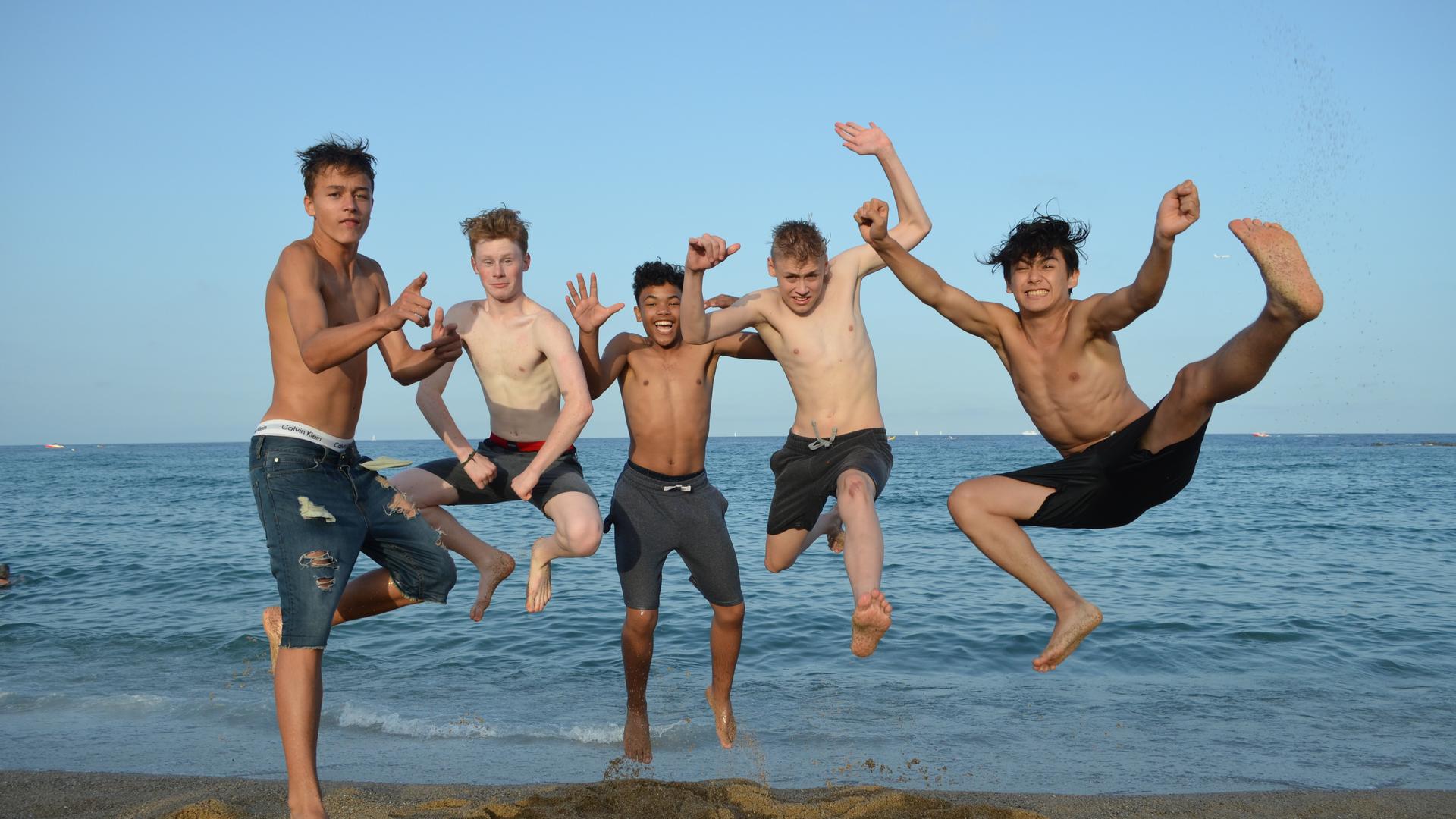 Die Jungs-WG 2017 am Strand