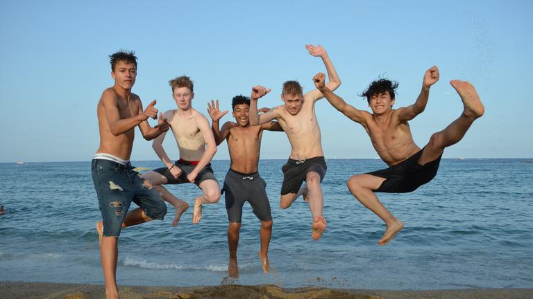 Die Jungs-WG 2017 am Strand