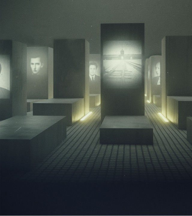 Eine Reihe von Grabsteinen, auf denen Bilder von Holocaustüberlebenden und eines Konzentrationslagers zu sehen sind.