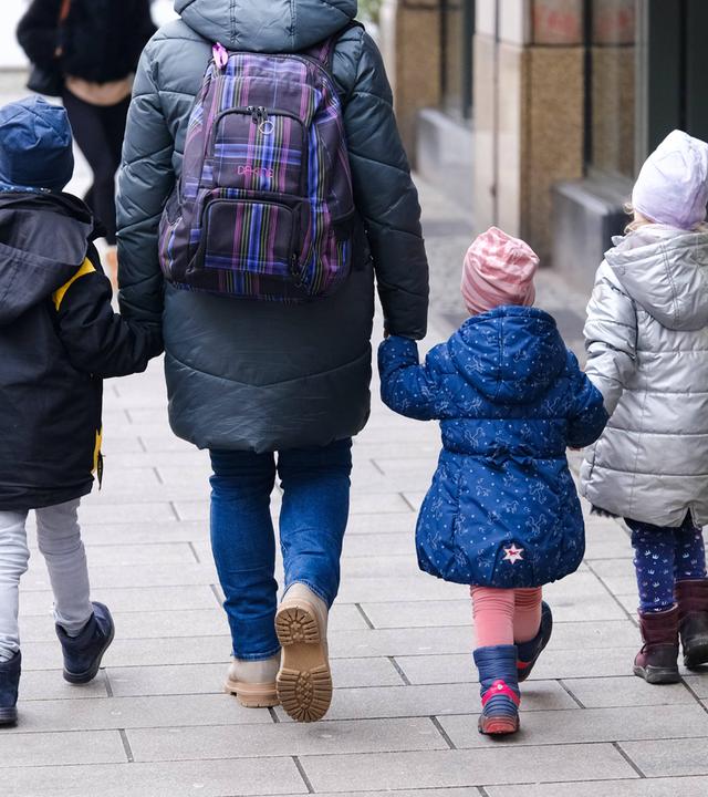 Symbolbild: Mutter mit Kindern