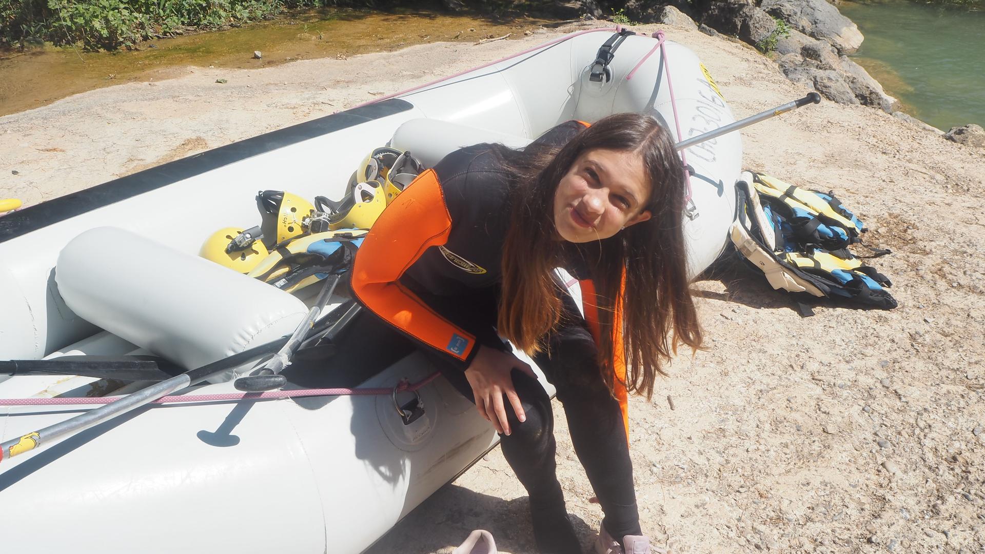 Lisa am Rafting-Boot