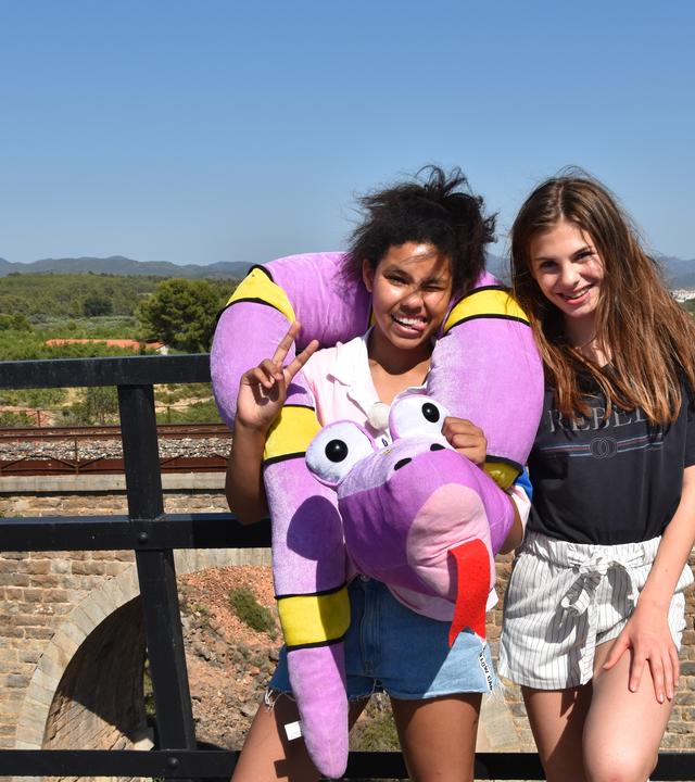 Chantal und Angelina vor ihrem ersten Bungee-Sprung 