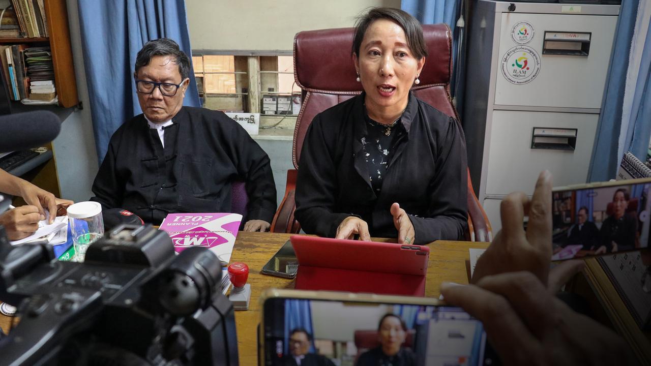 Suu Kyi trifft Anwälte erstmals persönlich