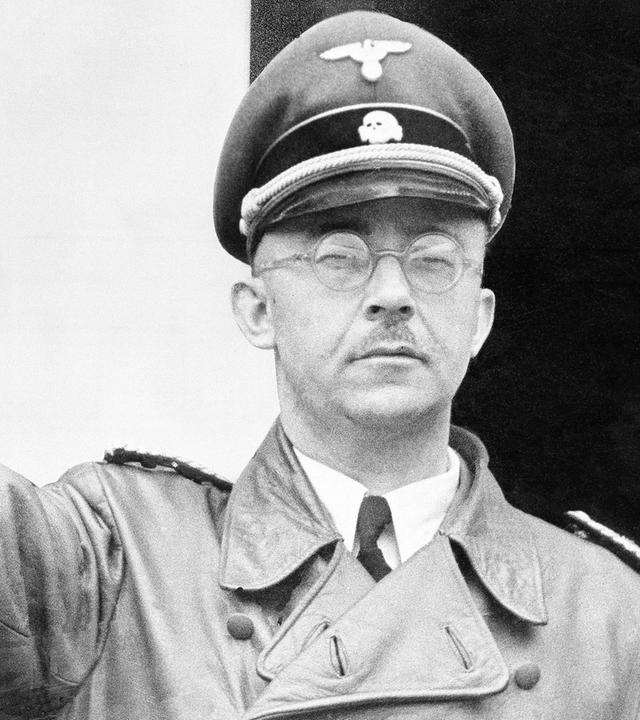 "Mythen-Jäger - Himmlers Suche nach Atlantis": Heinrich Himmler hebt die Hand zum Hitlergruß.