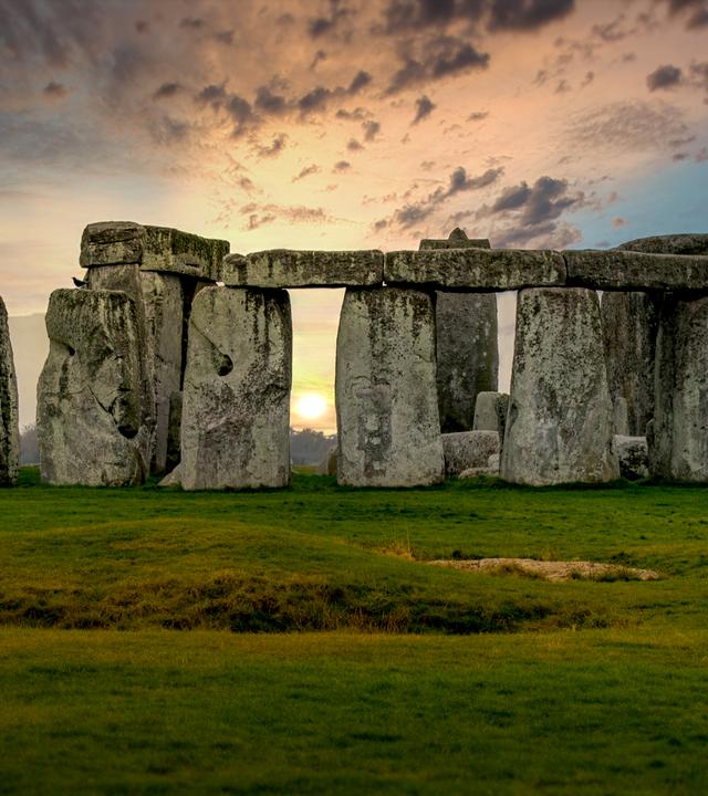 Stonehenge im Licht der untergehenden Sonne.