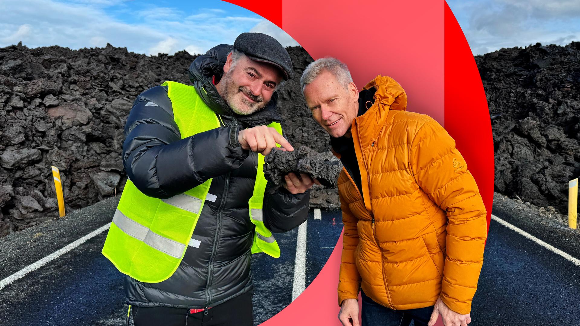 Yan Lavallée zeigt Ingolf Baur begutachten Magma