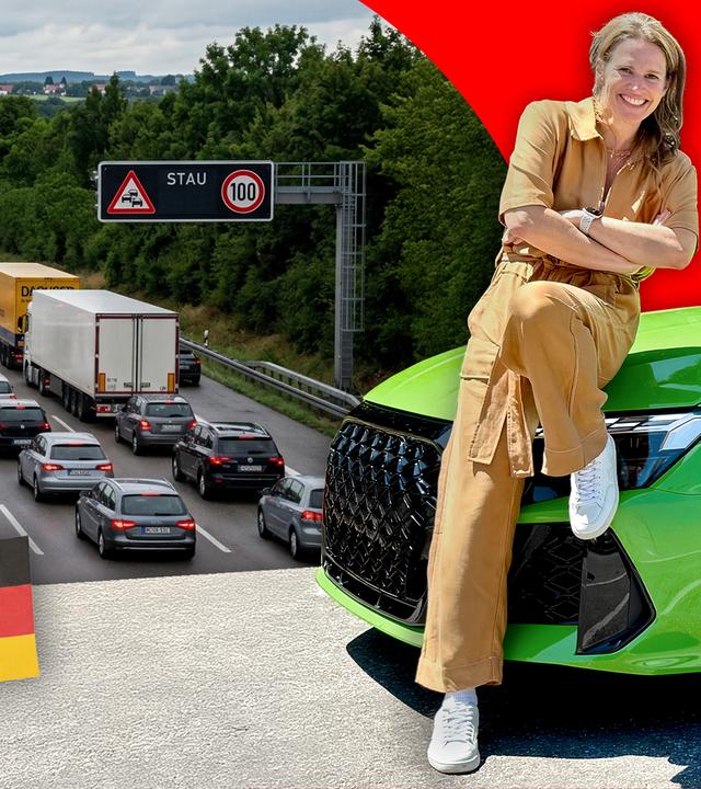 Kathrin Hönegger sitzt auf der Motorhaube eines grünen Autos vor einem langen Autobahnstau und verweist damit auf die besondere Bedeutung des Autos und des Straßenverkehrs in Deutschland.