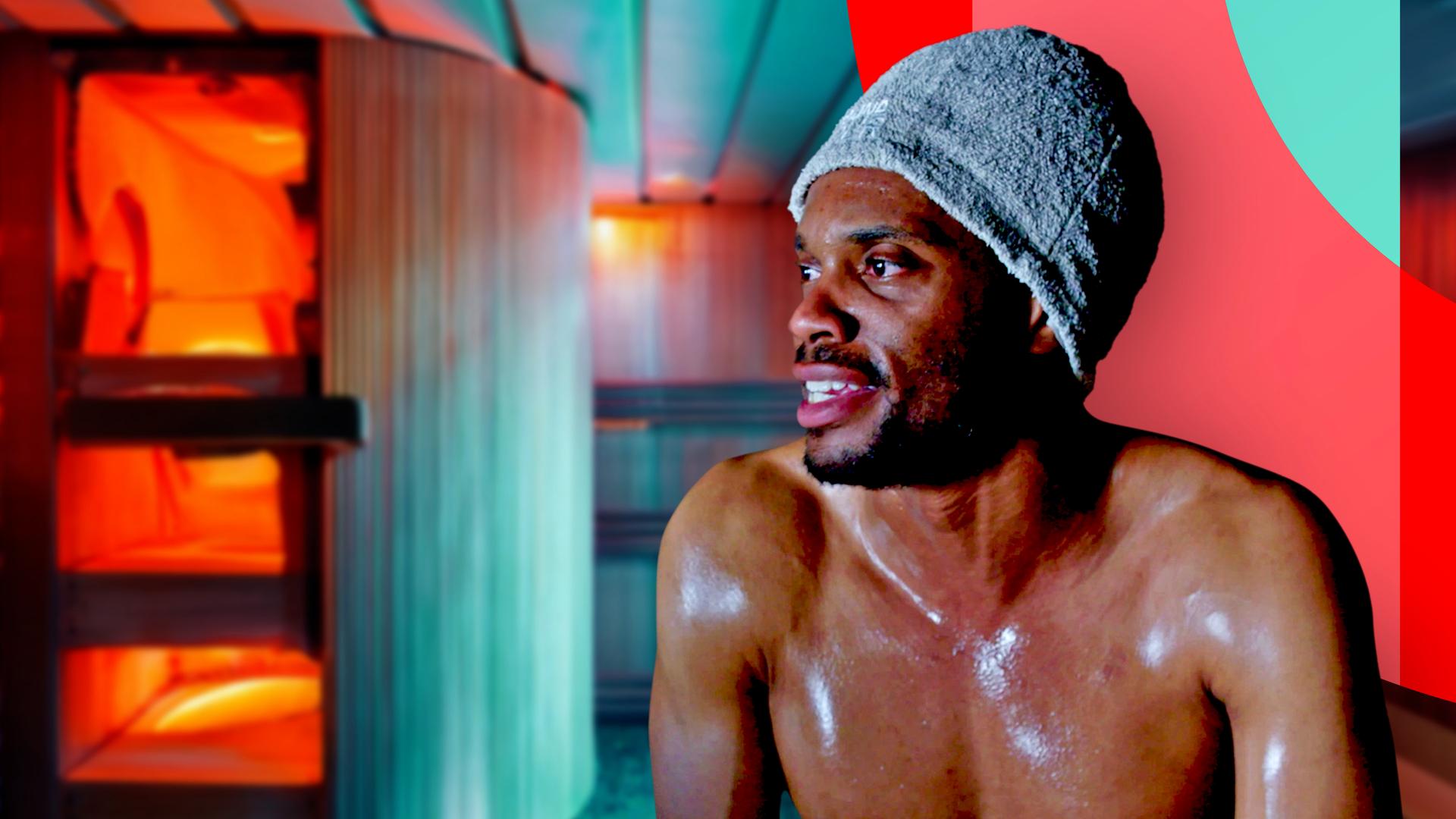 Moderator Anthony Morgan schwitzend in der Sauna