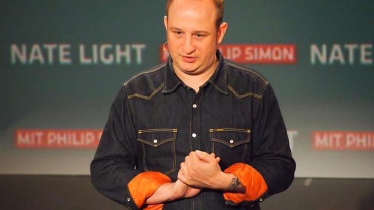 Philip Simon in seiner nate light