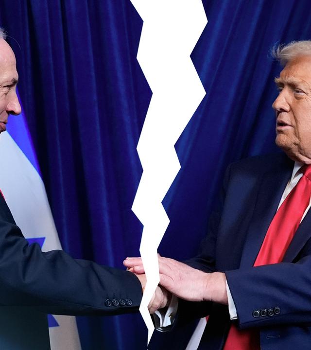 Netanjahu und Trump geben sich die Hand. Das Bild sieht aus, als wäre es in der Mitte zerissen.