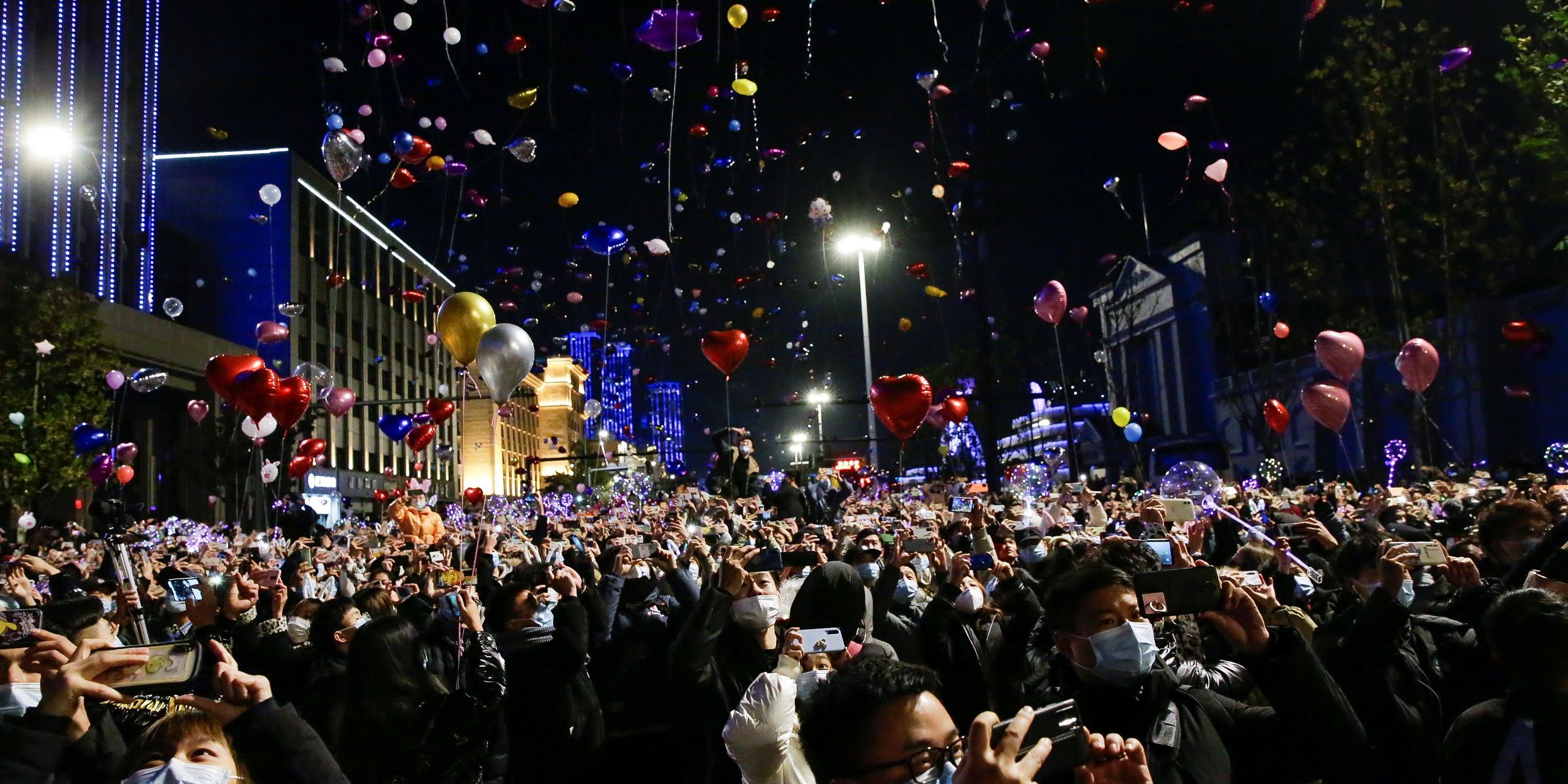 Wuhan begrüßt das Neue Jahr Luftballons.
