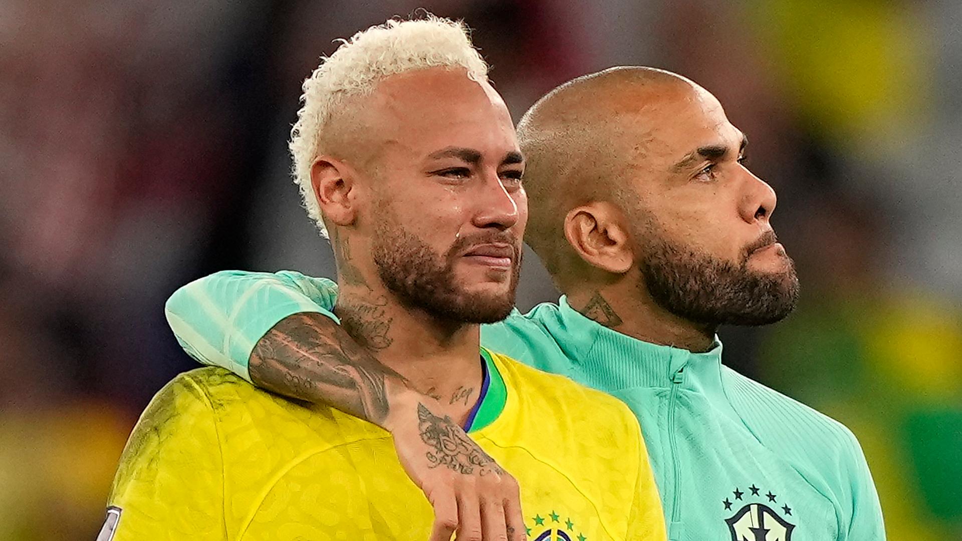Fußball: Die Brasilianer Neymar (l.) und Dani Alves.