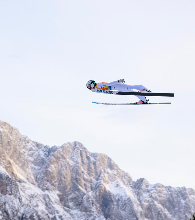 Skispringerin Nika Prevc im Training auf der Skiflugschanze in Planica