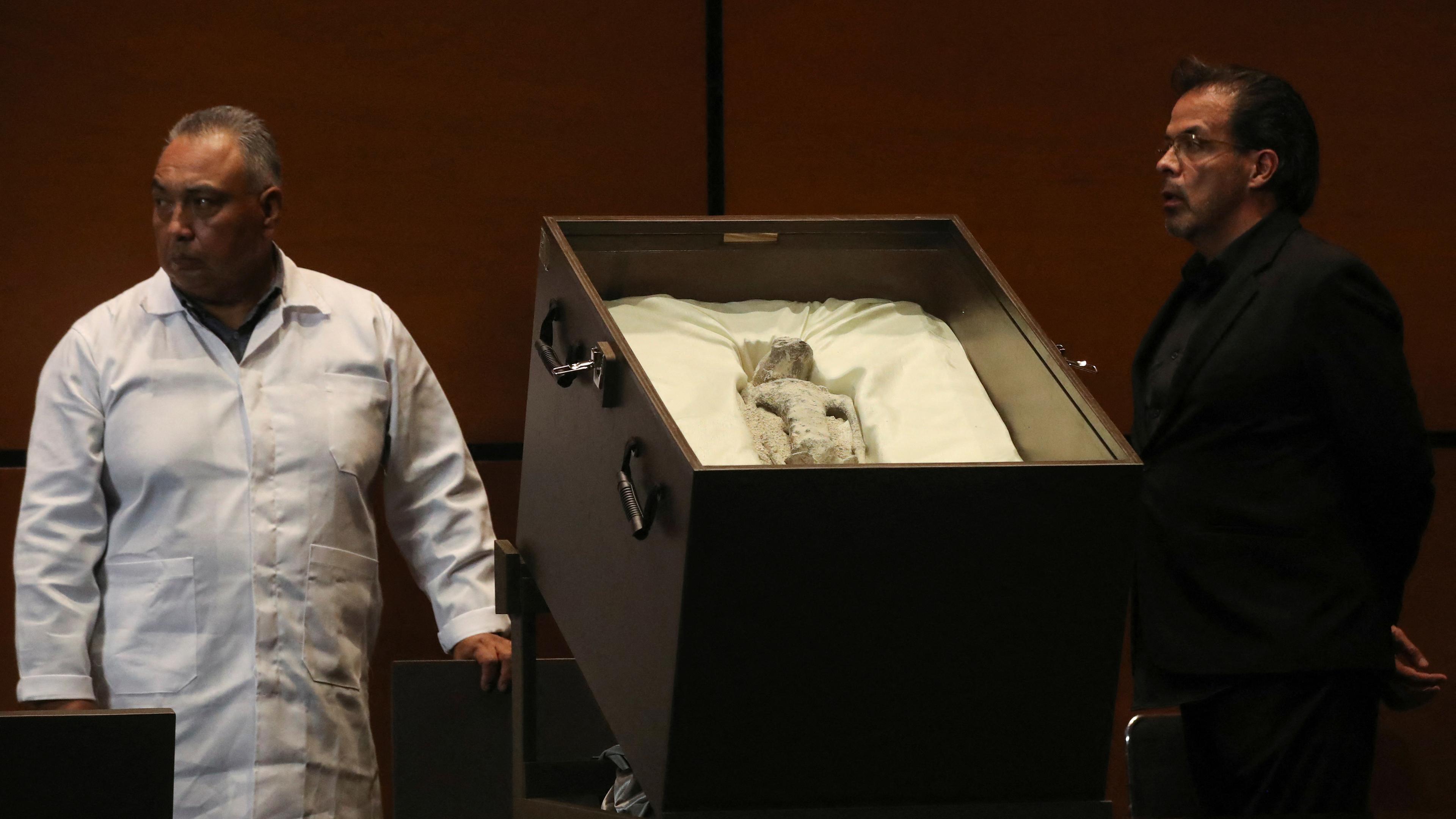 Überreste angeblich „nichtmenschlicher“ Wesen in Mexiko präsentiert