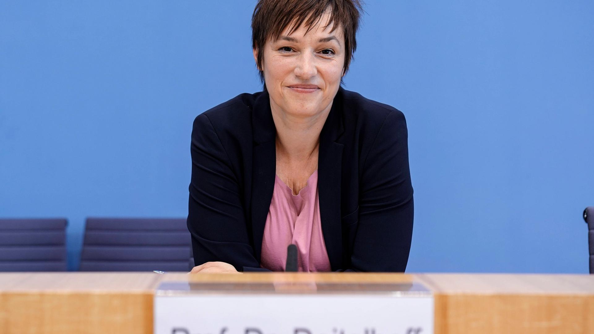 Nicole Deitelhoff