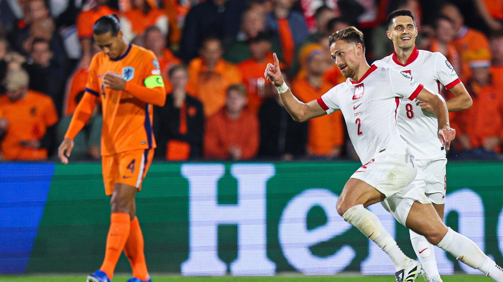 Der polnische Spieler Matty Cash jubelt.