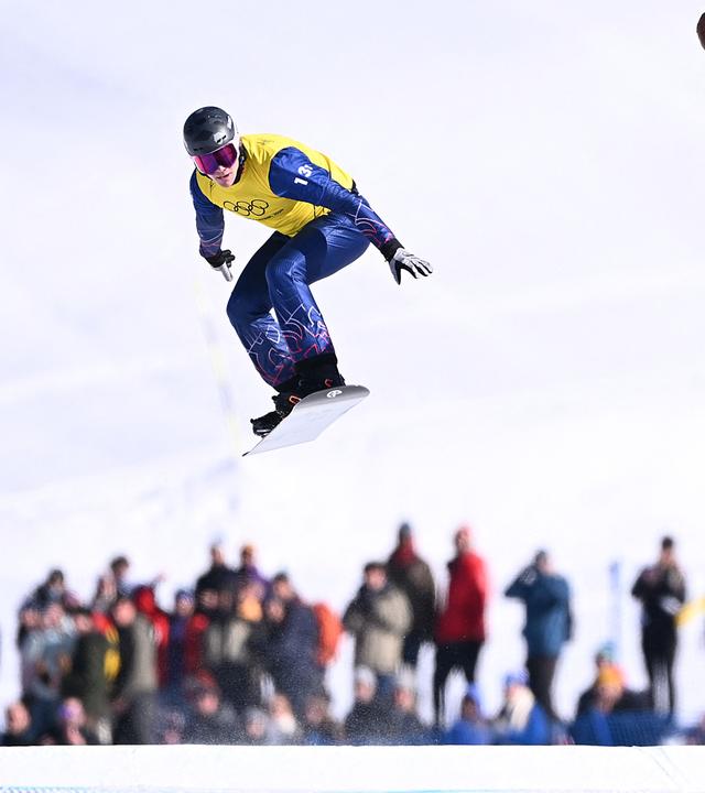 Gewann Gold im Snowboardcross: Huw Nightingale (l.)