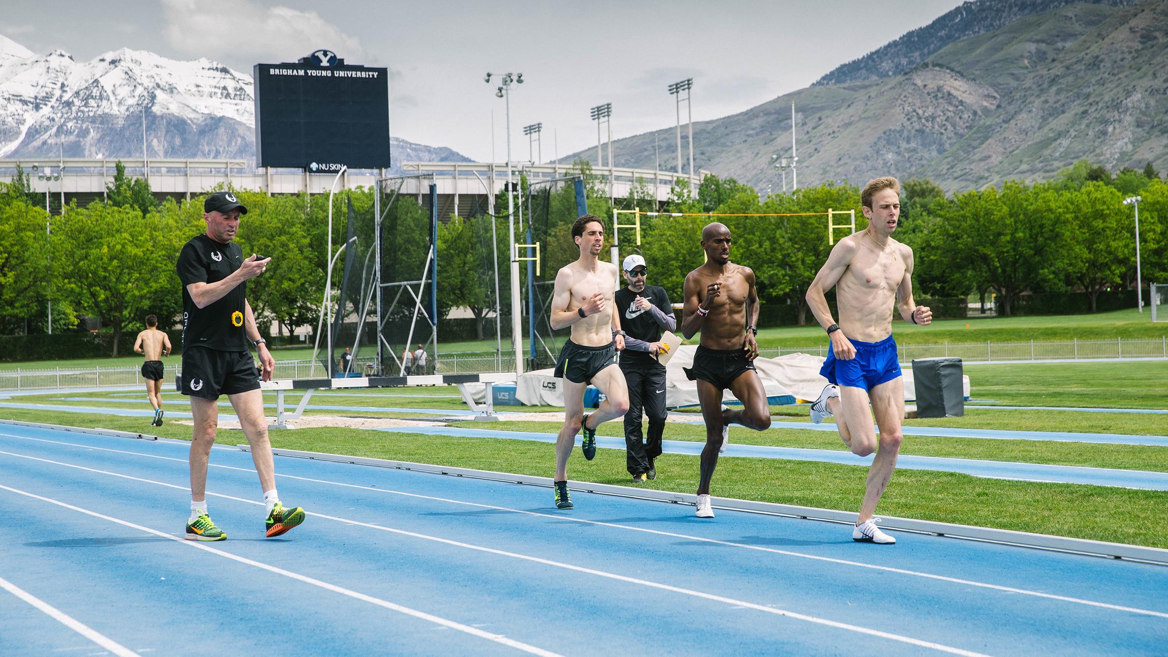 "ZDFzoom: Das System Nike - Siegen um jeden Preis": Der Chefcoach des "Nike Oregon Project" Alberto Salazar beimTraining