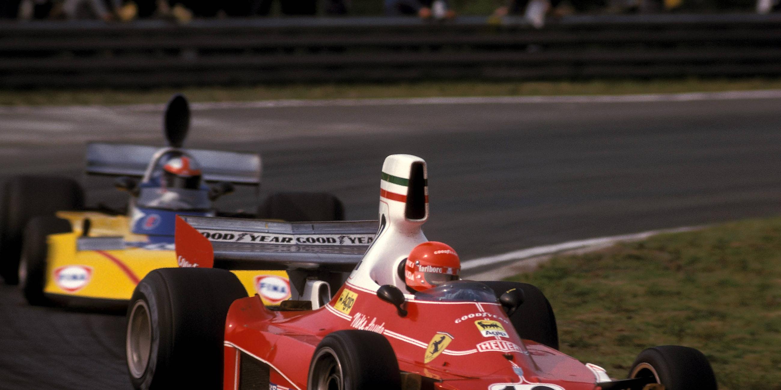 Niki Lauda 1975 in seinem Ferrari