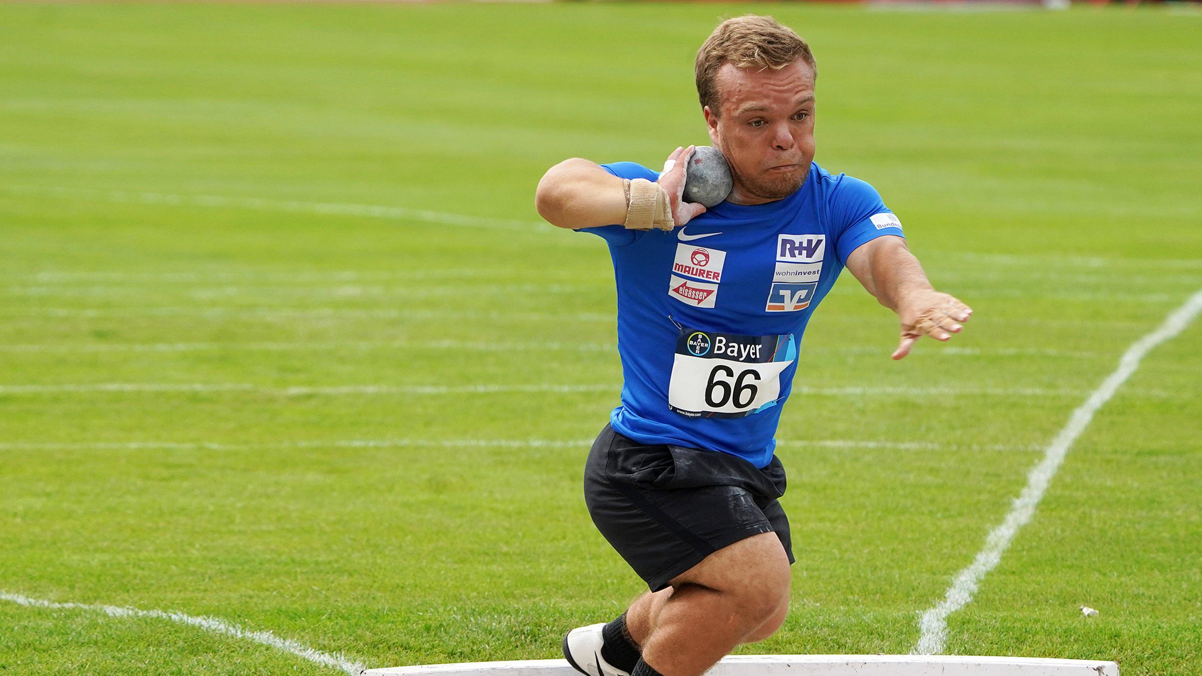 Niko Kappel beim Kugelstoßen, beim Integrativen Leichtathletik Sportfest 2020, am 21.08.2020.