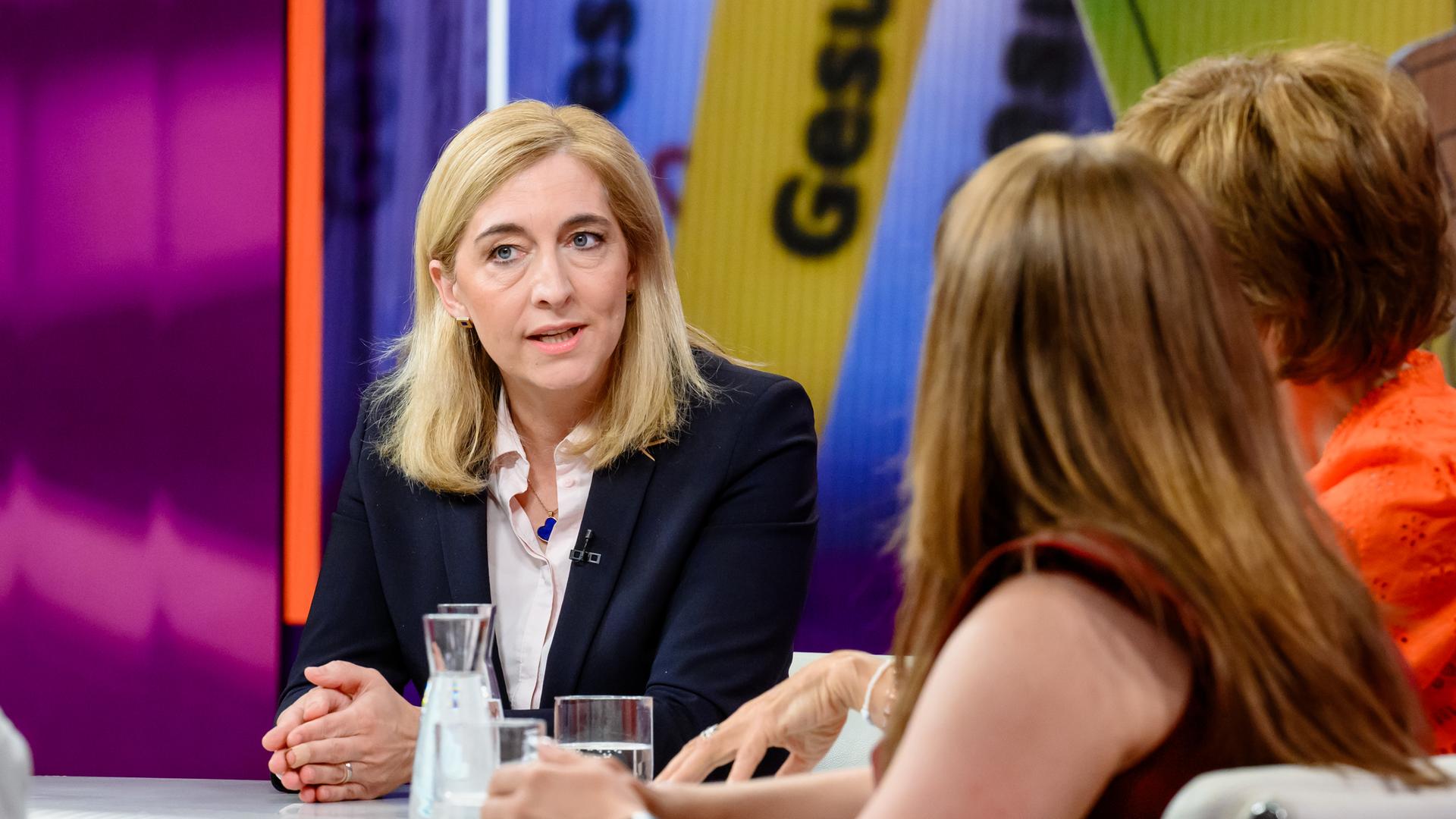Nina Warken bei Maybrit Illner