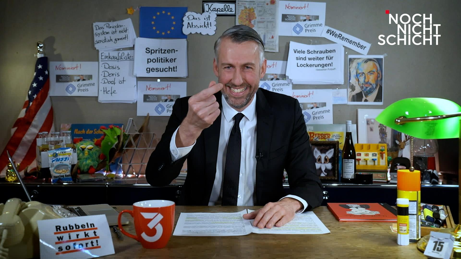 Das Bild zeigt Sebastian Pufpaff am Set von Noch nicht Schicht.