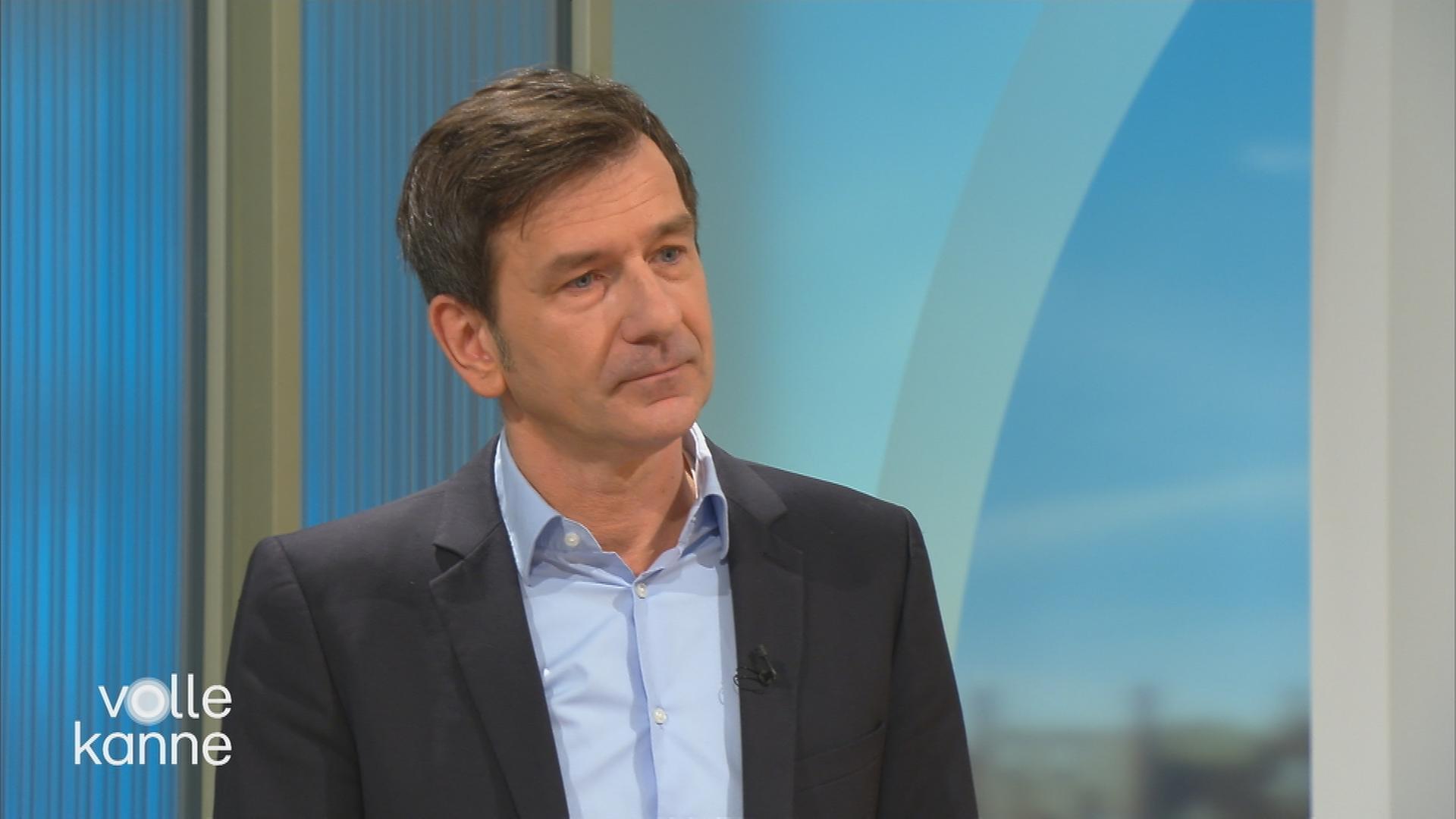 Rechtsanwalt Adam Schneider im Gespräch bei "Volle Kanne"