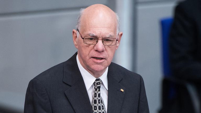 Bundestagspräsident Norbert Lammert eröffnet am 22.06.2017 die Sitzung des Deutschen Bundestages in Berlin mit einer Rede zum Gedenken an den verstorbenen ehemaligen Bundeskanzler Helmut Kohl