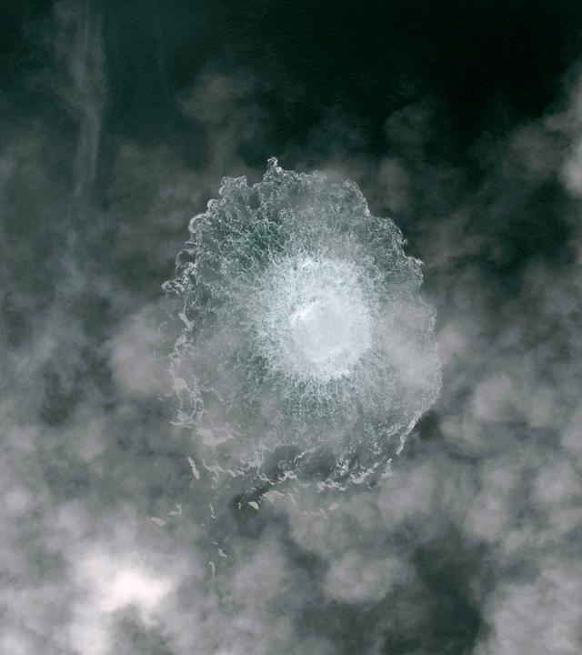 Das Nord Stream 1-Gasleck in der Ostsee, fotografiert von dem Satelliten Pléiades Neo. 