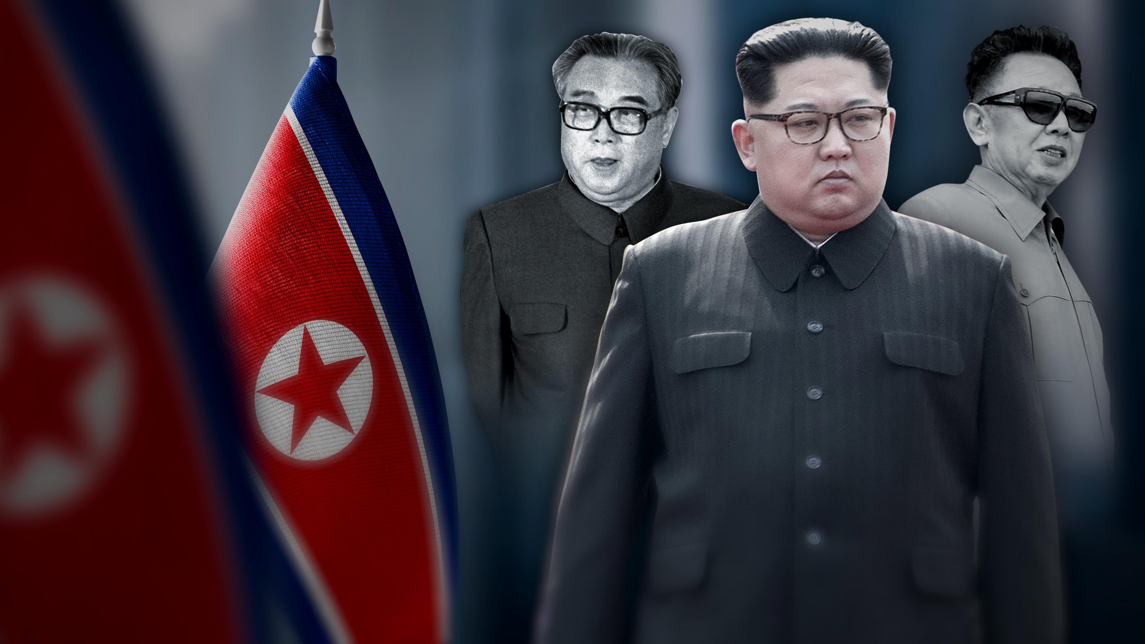Collage: Rechts Kim Jong Un, Kim Jong Il und Kim Il Sung, links die Landesflagge.