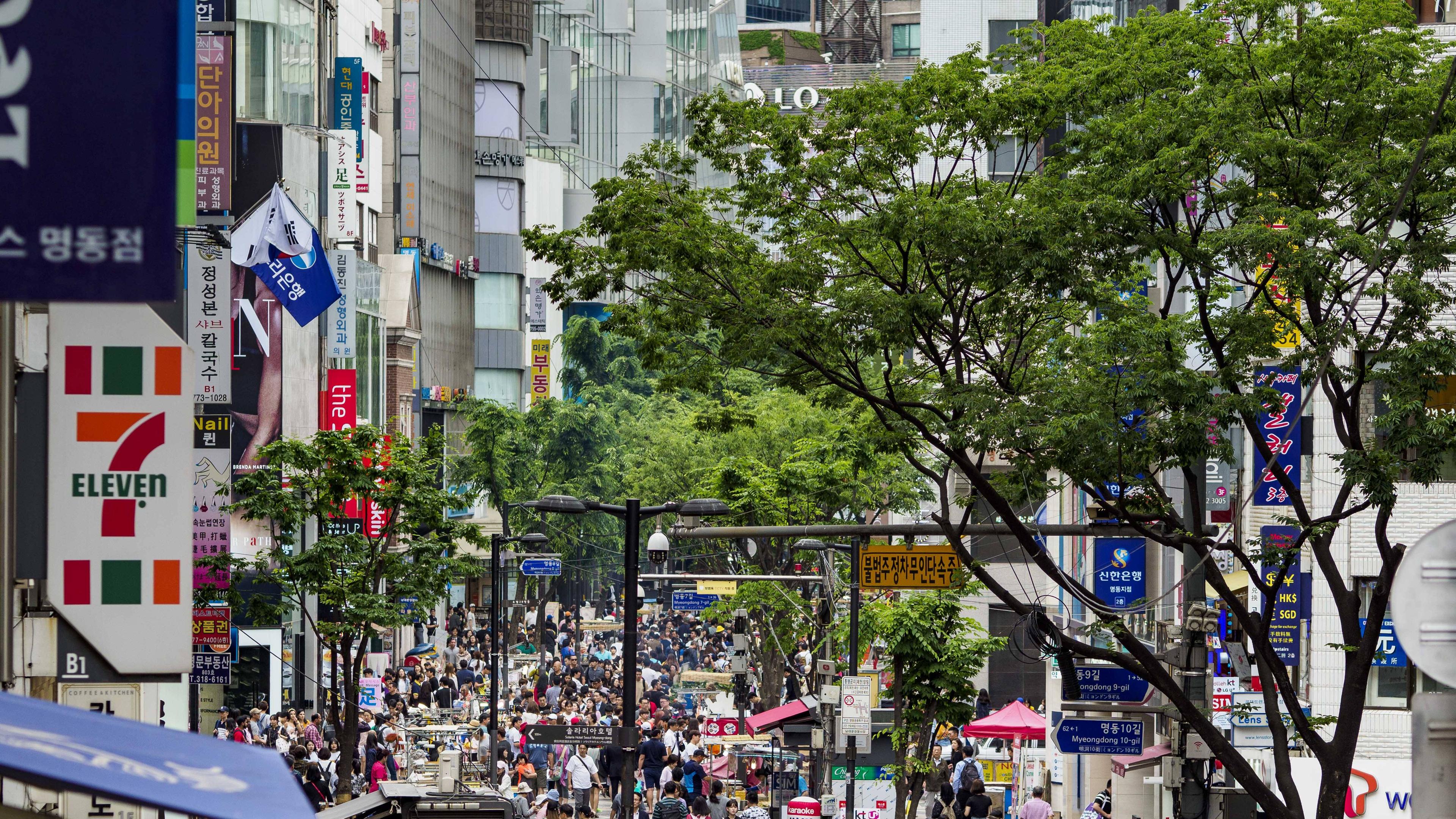 Die belebte Myeong Dong Straße in Seoul (Archivbild)