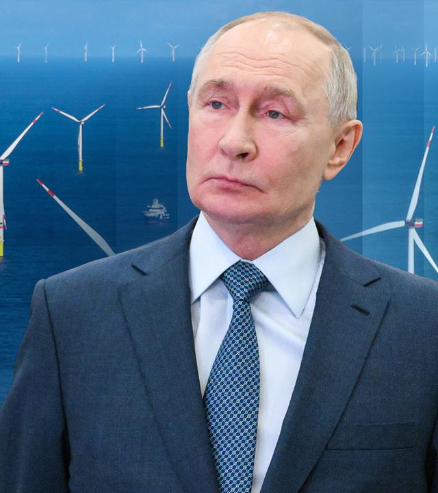 Der Oberkörper von Russlands Präsident Wladimir Putin als Cutout, im Hintergrund eine Windrad-Anlage im Meer.