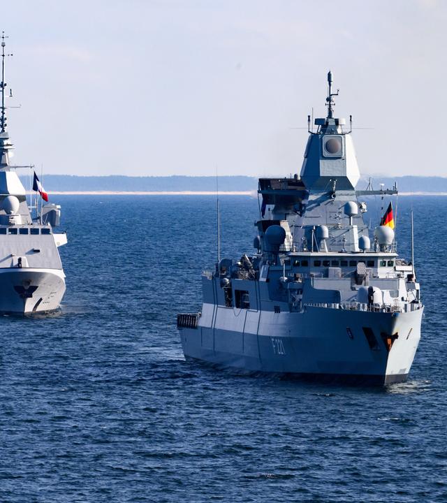 riegsschiffe verschiedenere Nationen nehmen am maritimen Großmanöver «Northern Coasts 23» in der Ostsee vor der Küste Lettlands teil, aufgenommen am 18.09.2023