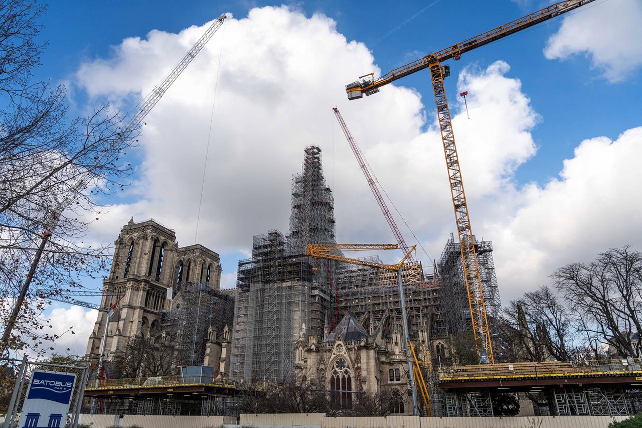 Kathedrale von Notre-Dame in Paris 2024