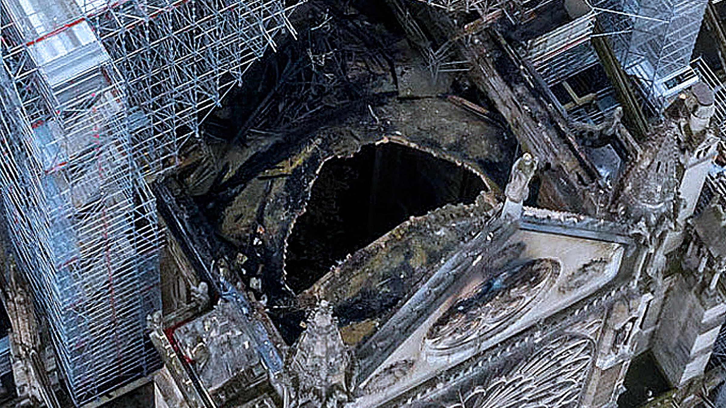 Zerstörungen nach dem Brand in Notre-Dame, Paris, aufgenommen am 18.04.2019