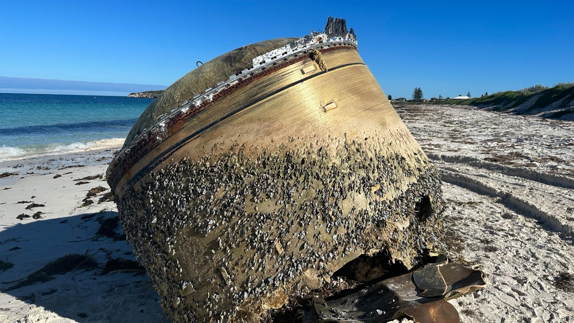 Mysteriöses Objekt an australischen Strand gespült, aufgenommen am 17.07.2023
