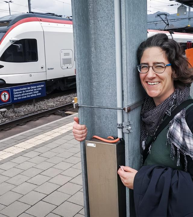 Regina (Name geändert) ist in Zugleitungen verliebt.