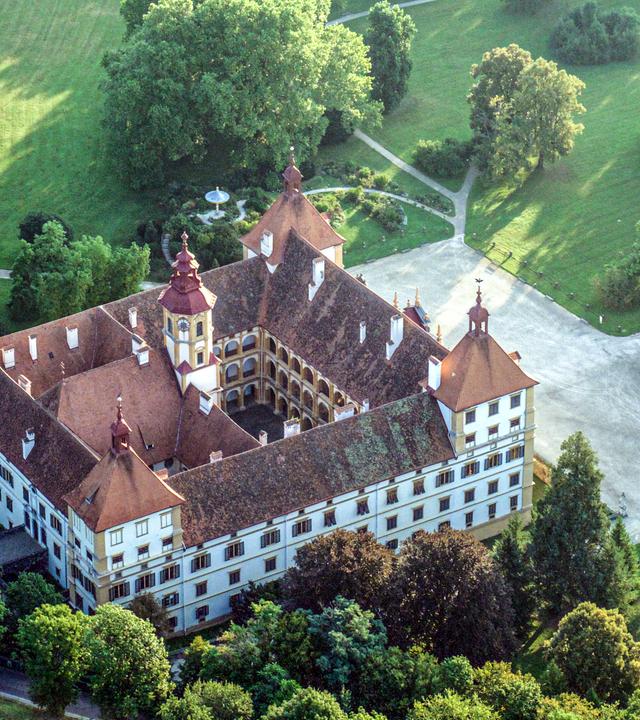 Schlossanlage aus der Luft gesehen