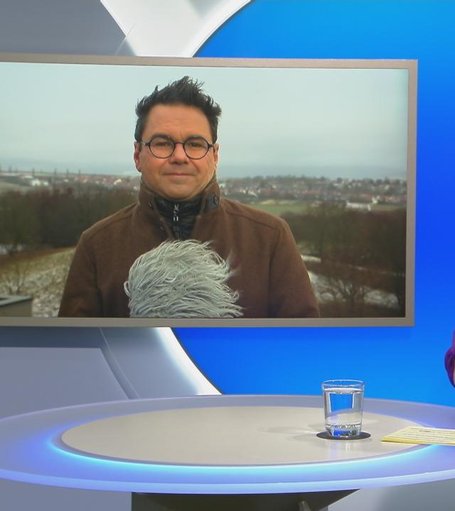 Özden Terli der ZDF-Wetterredaktion steht in Mainz auf dem Lerchenberg und gibt Nadine Krüger bei Volle Kanne ein Interview.