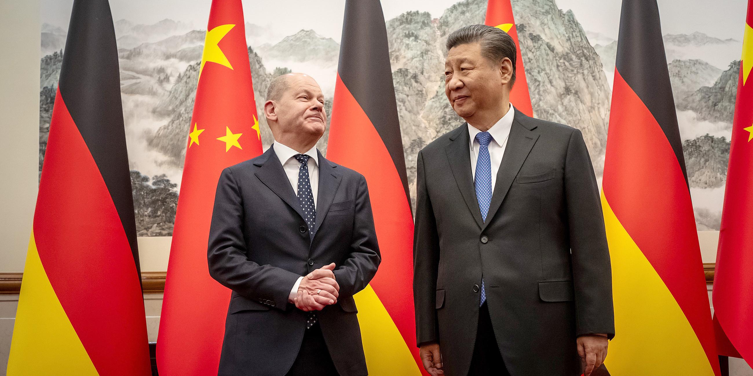 Bundeskanzler Olaf Scholz (SPD) und Xi Jinping  am 16.04.2024 in Peking (China)