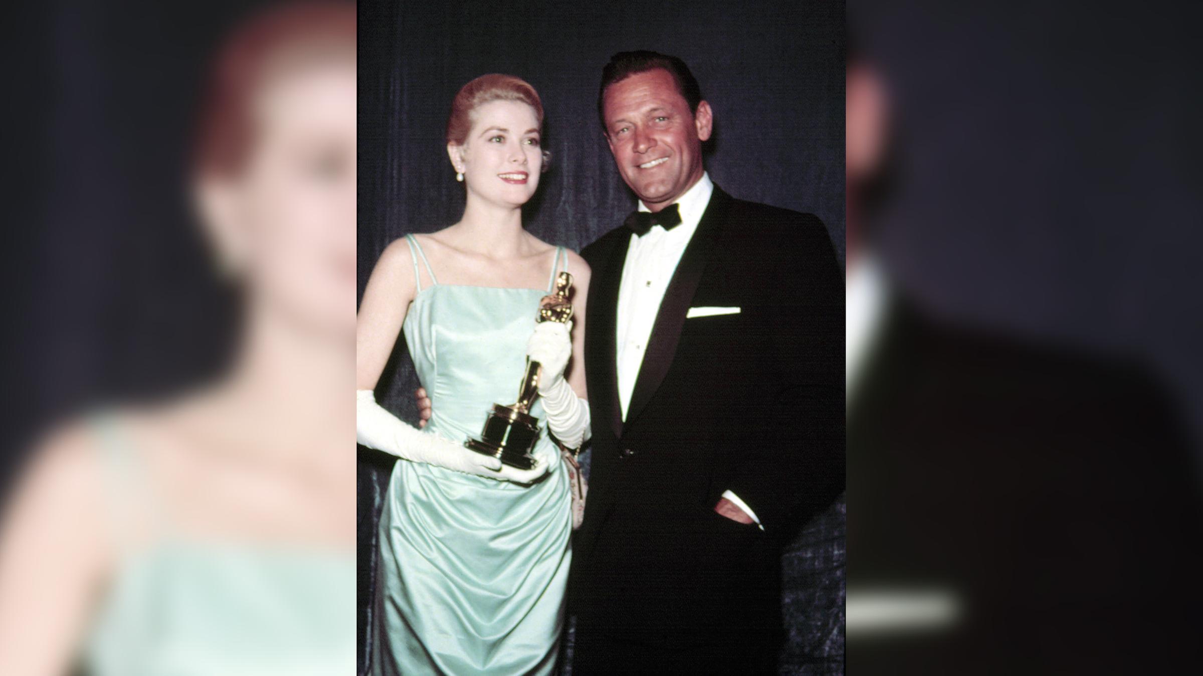 Grace Kelly bei den Oscars 1955