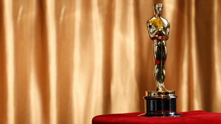 Oscar Statue