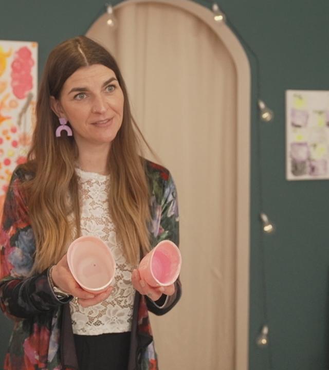 DIY-Expertin Tamara von Schaelzer zeigt Material, mit welchem sie Oster-Deko umsetzt.