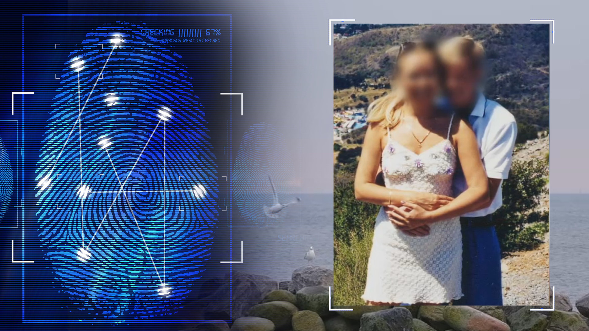 Ein Paar posiert vor einer Bergkulisse für die Kamera. Hochzeitsfoto. Im Hintergrund: Möwen kreisen über der Ostsee bzw. sitzen auf Klippen an der Küste. Die Gesichter im Bild wurden technisch verfremdet. Links daneben: Lichtschematische Darstellung eines Fingerabdrucks.